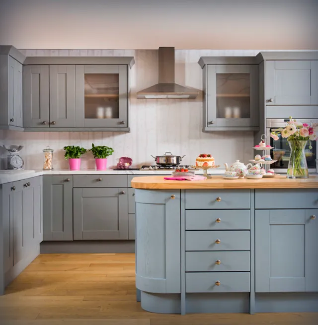 roam-in-color-zz-mb-7-jacy-bc-unsplash (1)