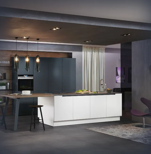 roam-in-color-zz-mb-7-jacy-bc-unsplash (2)